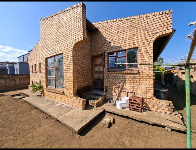 3 BEDROOM HOUSE FOR SALE IN LOUIS TRICHARDT